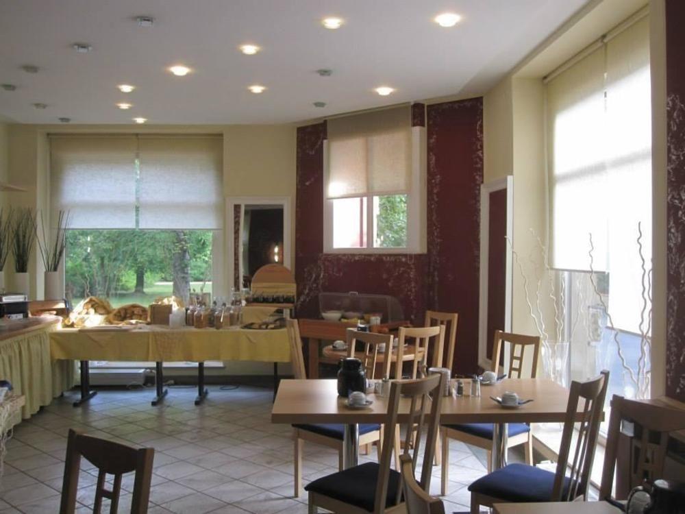 Hotel Am Bonhoefferplatz Drezno Zewnętrze zdjęcie
