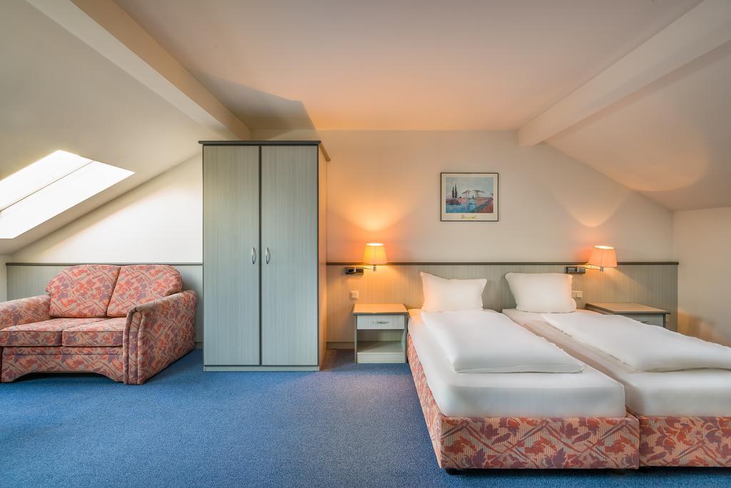 Hotel Am Bonhoefferplatz Drezno Zewnętrze zdjęcie