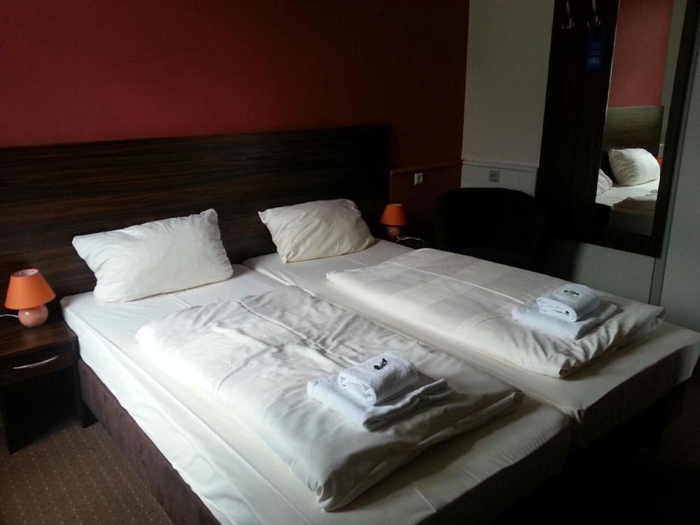 Hotel Am Bonhoefferplatz Drezno Zewnętrze zdjęcie