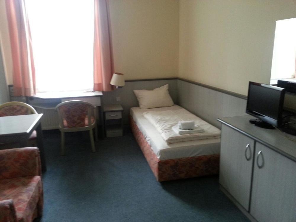 Hotel Am Bonhoefferplatz Drezno Zewnętrze zdjęcie