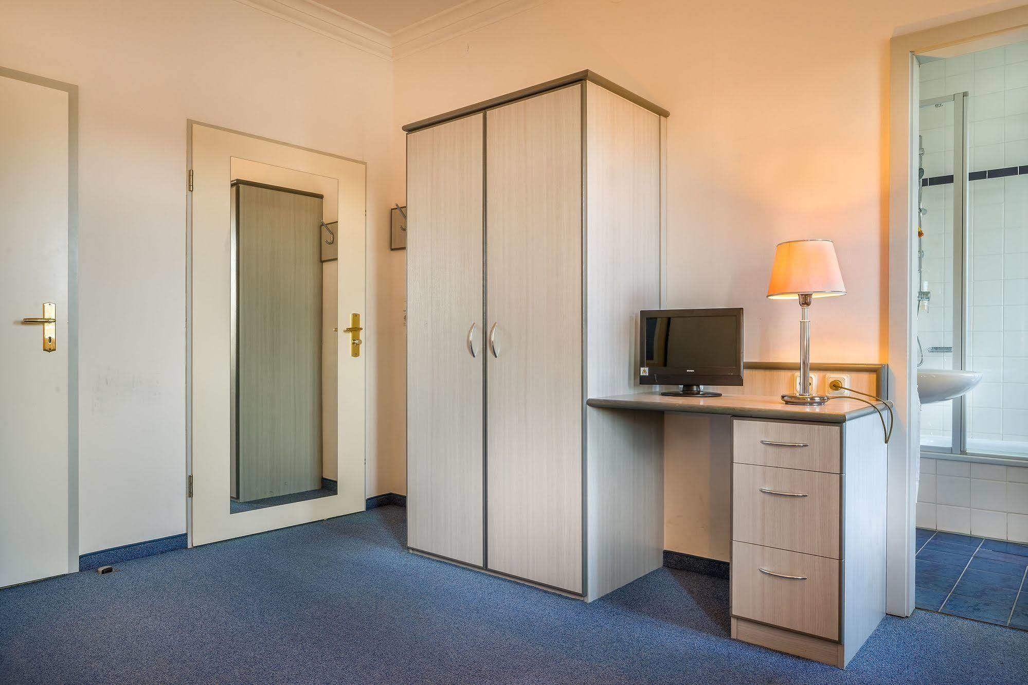 Hotel Am Bonhoefferplatz Drezno Zewnętrze zdjęcie