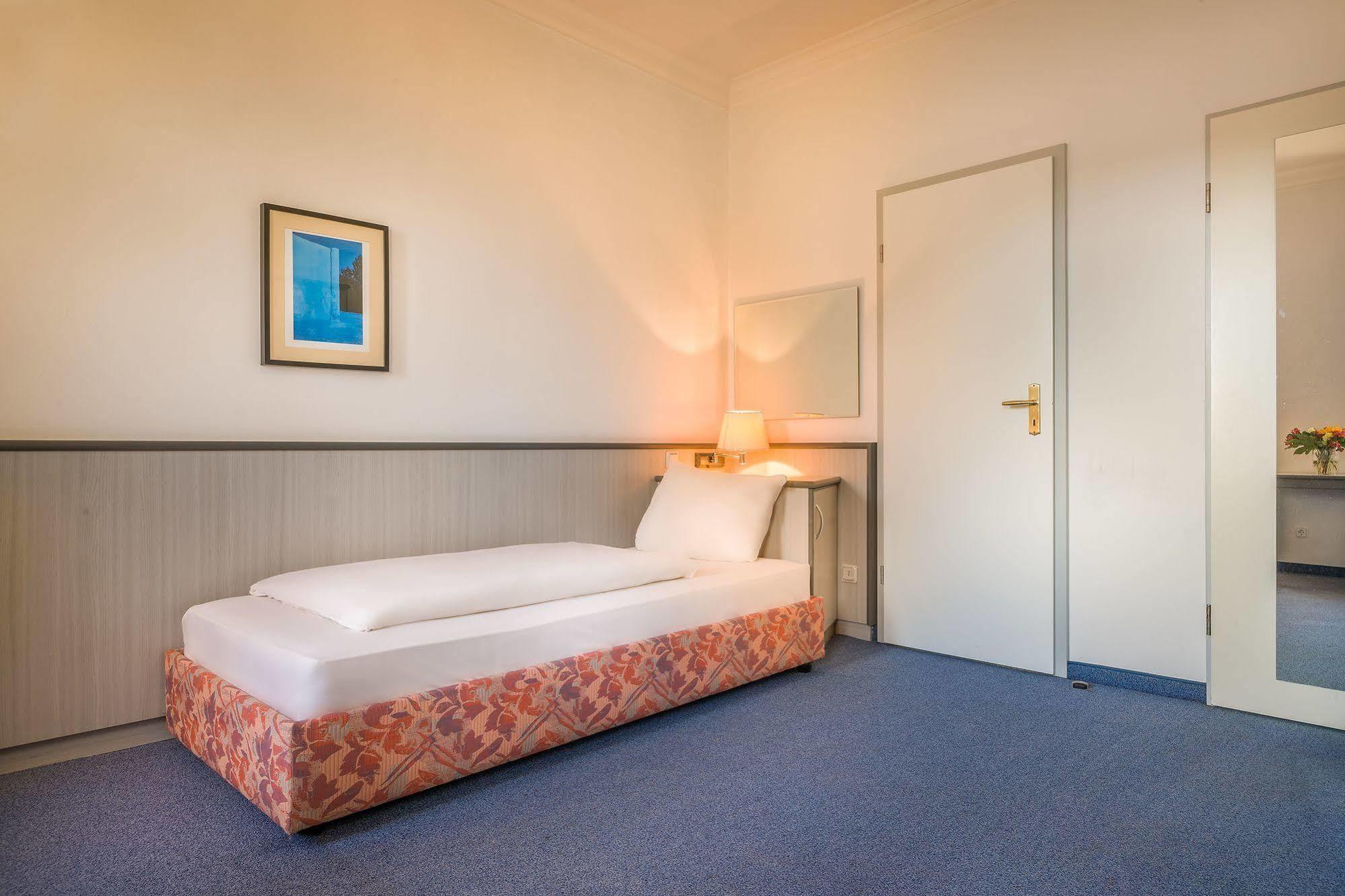 Hotel Am Bonhoefferplatz Drezno Zewnętrze zdjęcie