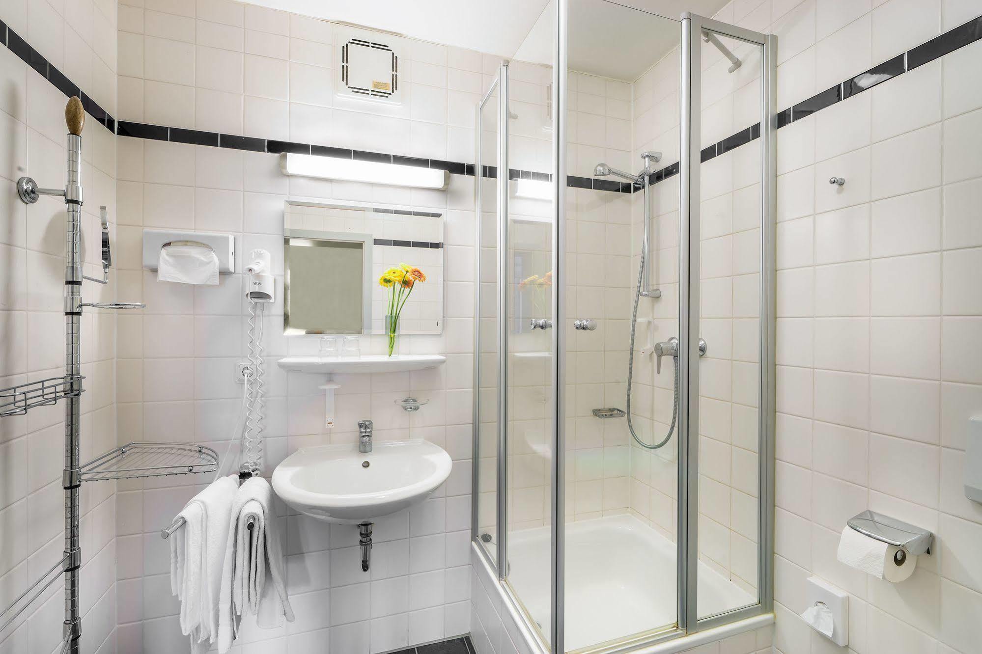 Hotel Am Bonhoefferplatz Drezno Zewnętrze zdjęcie